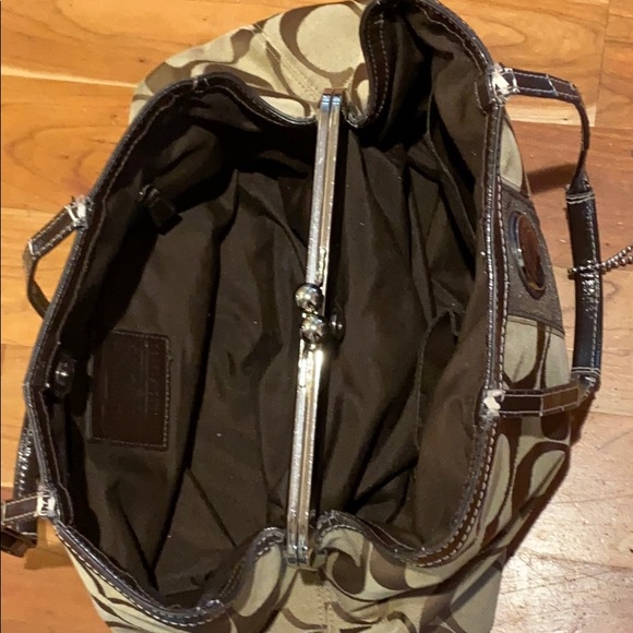 Signature Coach Shoulder Purse Bag Brown Tan - Picture 7 of 11